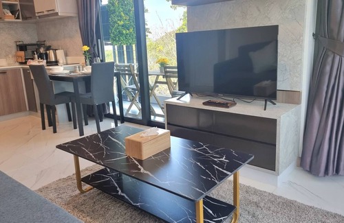 Ao Nang Apartment | Seaview 1BR Retreat with Pool Near Ao Nang Beach