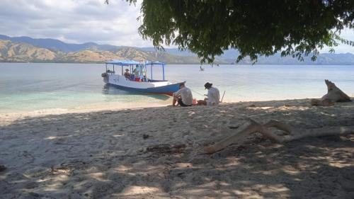 Riung Boat Rental | Boa Ende Boat Trip