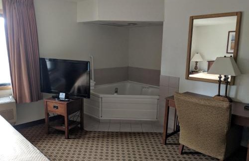 Ripon Hotel | Discover Boarders Inn and Suites - Pet Friendly with Pool