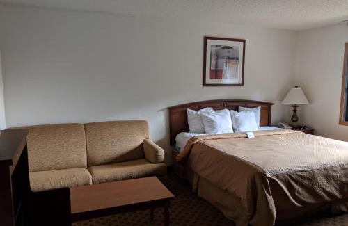 Ripon Hotel | Discover Boarders Inn and Suites - Pet Friendly with Pool