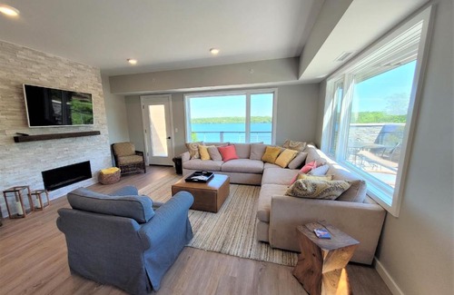 Traverse City House | Premier Boardman Ridge Penthouse Steps from Town