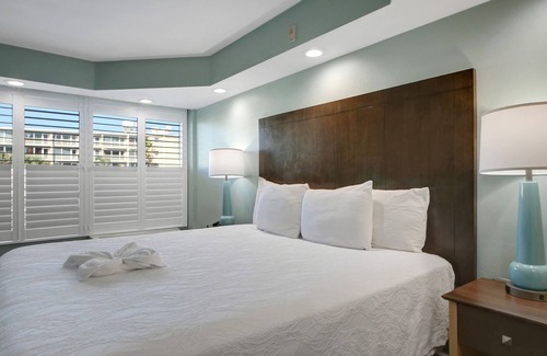 Davis Hotel | Relax at Boardwalk Inn and Suites with Ocean Views & Pool