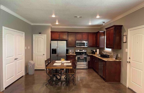 Tyler Apartment | Discover Boar’s Nest: 3-Bedroom, Pet-Friendly Escape