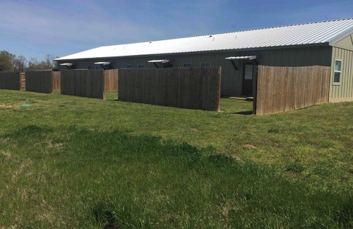 Tyler Apartment | Discover Boar’s Nest: 3-Bedroom, Pet-Friendly Escape