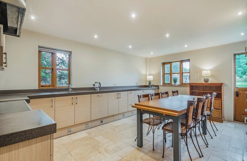 Ringland Cottage | Experience Unmatched Comfort and Fun for Everyone