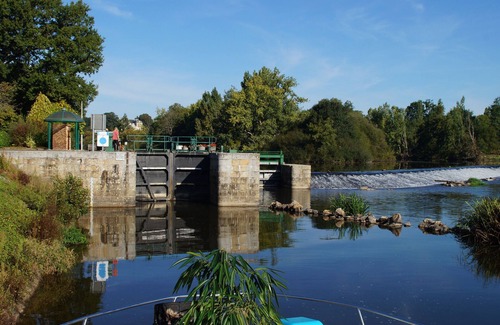 Chenille-Change Boat Rental | Boat Chenillé-Changé, 4 bedrooms, 9 persons