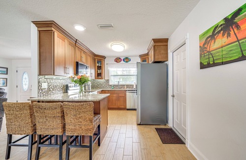 Homosassa House | Vibrant Canalfront Retreat with Kayaks and Pet-Friendly Options