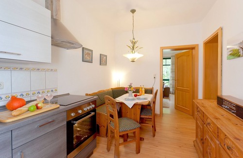 Benz Apartment | Riverside Escape: Pet-Friendly Ocean View Retreat