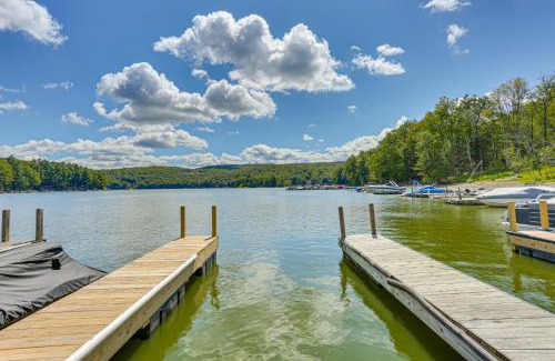 Greentown House | Boat, Hike and Fish Rustic Greenwood Retreat