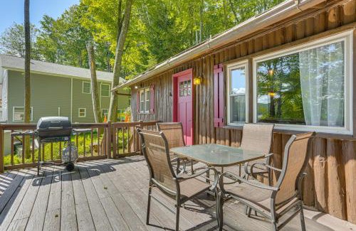 Greentown House | Boat, Hike and Fish Rustic Greenwood Retreat
