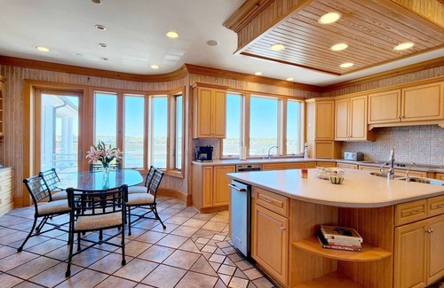 Pawleys Island House | Oceanfront Retreat: Hot Tub, Dock & Pool Await You!
