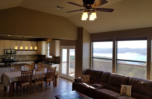 Waterford On Lake Travis House | Lakeview House: Guest Rated 10/10 with Pool & High-Speed Wifi