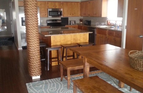Riviera House | Unique 6-Bedroom Retreat with Boat Slip & WaveRunner Docks
