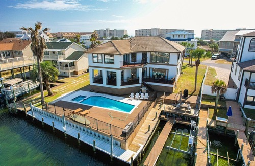 Holiday Isle House | Boater's Beach House: Ocean Access with Private Pool & Spa