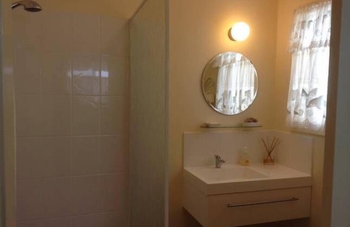 Second Valley House | Relaxing Boathaven Beach House: Guest Rated 9.6, Pet Friendly