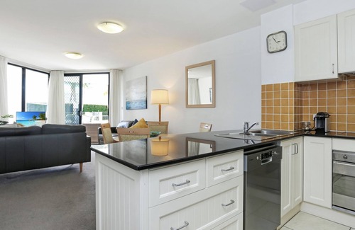 Tea Gardens Apartment | Relaxing Poolside Retreat at Boathouse 107 Apartment