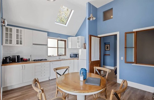 Rhyll Apartment | Oceanfront Boathouse with Breakfast & Ocean Views