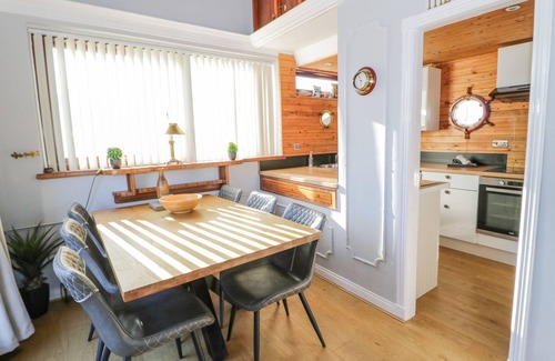 Deganwy Cottage | Experience Oceanfront Bliss at Boathouse Hotel