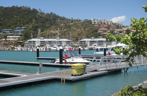 Airlie Beach Apartment | Discover Boathouse Port of Airlie: 5-Star Ocean View Retreat