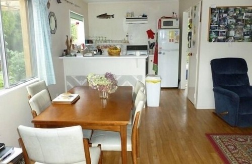 Hatepe House | Family and Pet Friendly Retreat with Pool and Ocean Views