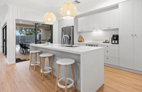 Renmark Boat Rental | Discover Boats And Bedzzz & Renmark River Villas Today!