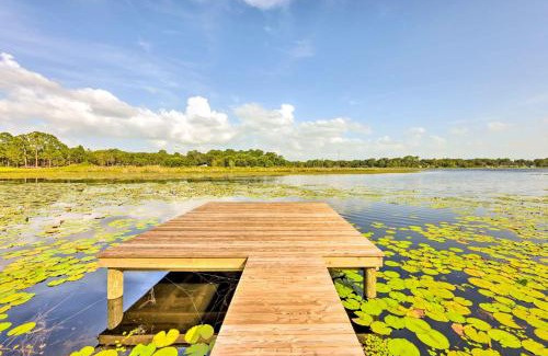 Crescent City House | Family-Friendly Lakeside Cottage with Dock in Crescent City