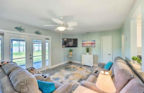 Crescent City House | Family-Friendly Lakeside Cottage with Dock in Crescent City