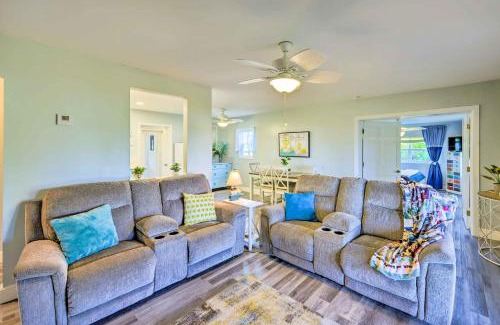 Crescent City House | Family-Friendly Lakeside Cottage with Dock in Crescent City