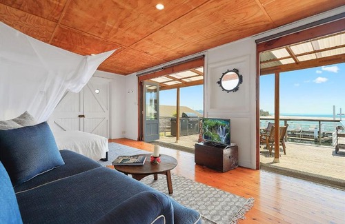 Huskisson House | Pet-Friendly Oceanfront Escape at Boatshed and Boathouse