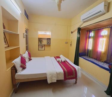 Jaisalmer House | Budget-Friendly Bob Cafe & Guest House in Jaisalmer