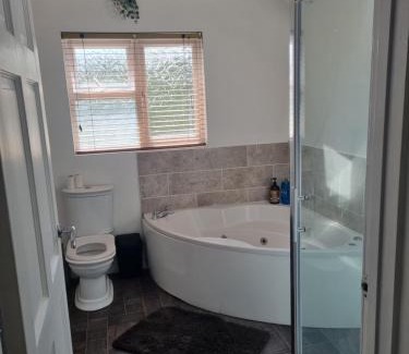 Abercwmboi Apartment | Discover Bob's Bunkhouse: Top-Rated, Family & Pet Friendly