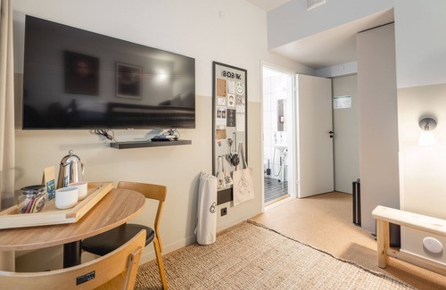 Kluuvi Apartment | Stylish Stay at Bob W Kluuvi: 4-Star Comfort Awaits