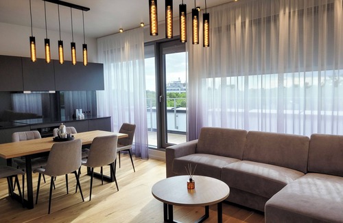 Parnu Apartment | Explore Bob W Pärnu: Oceanfront Bliss with Breakfast Included