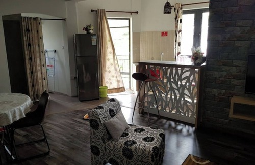 Curepipe Apartment | Family-Friendly Bobato Appartement B with Kitchen Amenities