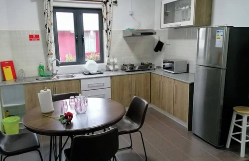 Curepipe Apartment | Family-Friendly Stay at Bobato Appartement D with Kitchen