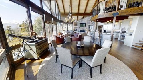 Red River House | Serene Bobcat Peak Mountain Home with Hot Tub and Views