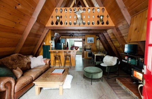 Ashford House | Kid-Friendly Bobo's Bungalow Near Mt. Rainier Adventure