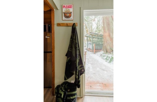 Ashford House | Kid-Friendly Bobo's Bungalow Near Mt. Rainier Adventure