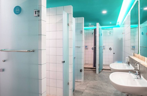 Astana Anyar Hotel | Budget-Friendly Stay at Bobopod Alun-Alun Bandung