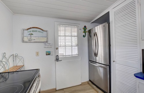 Briny Breezes House | Bob's Beach House: Steps to the Ocean with Spa & Hot Tub