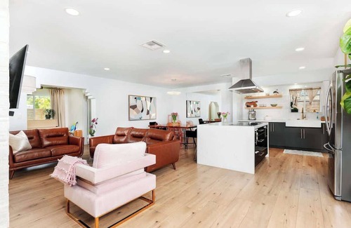 East Boca Raton Villa | Family-Friendly Escape: Steps to Downtown and the Beach