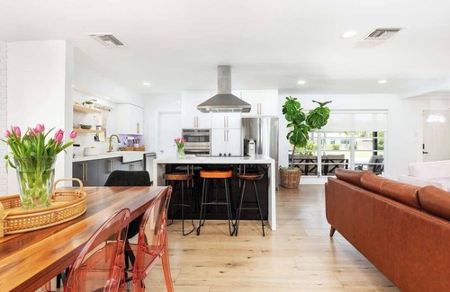 East Boca Raton Villa | Family-Friendly Escape: Steps to Downtown and the Beach
