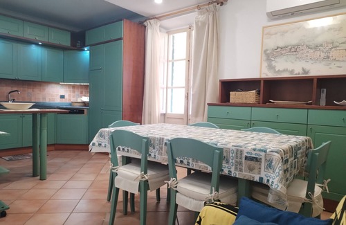 Bocca di Magra Apartment | Charming Bocca di Magra House with Expansive Terrace