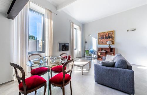 Boccadasse Apartment | Boccadasse Chic Urban Retreat: 4-Star Bliss with Hot Tub