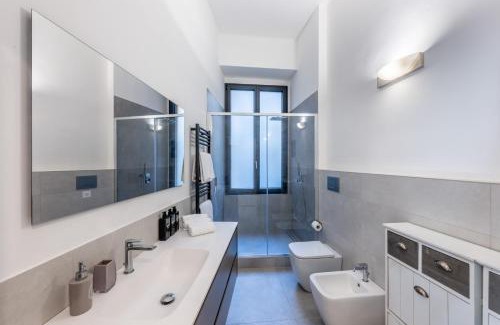 Boccadasse Apartment | Boccadasse Chic Urban Retreat: 4-Star Bliss with Hot Tub