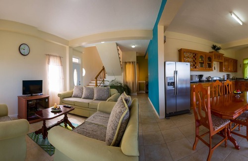 Canaries Villa | Idyllic Bocean Villa: Oceanfront Retreat with Pool & Spa