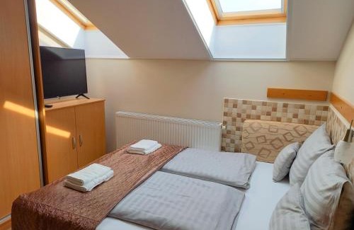 Hajduszoboszlo Apartment | Kid-Friendly Retreat at Bocskai Apartmanház - Guest Rated 9.8