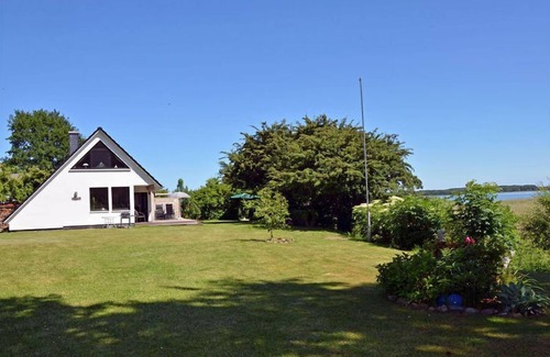 Breege House | Cozy Boddenglück Holiday Residence with Family-Friendly Amenities