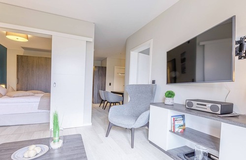 Ostseebad Wustrow Apartment | Idyllic Boddenglück Getaway with Ocean View Amenities