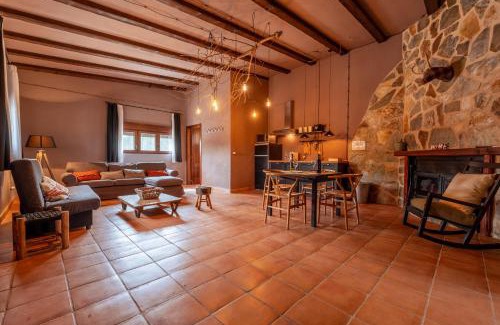 Fuentealbilla House | Explore Bodega Andrés Iniesta with Tasting & Ocean Views